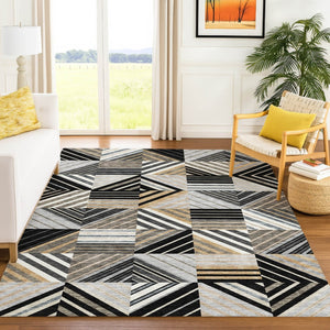 HomeRoots 5' Black Gray Khaki Patchwork Washable Area Rug - Durable Indoor/Outdoor Design for All Spaces 690472