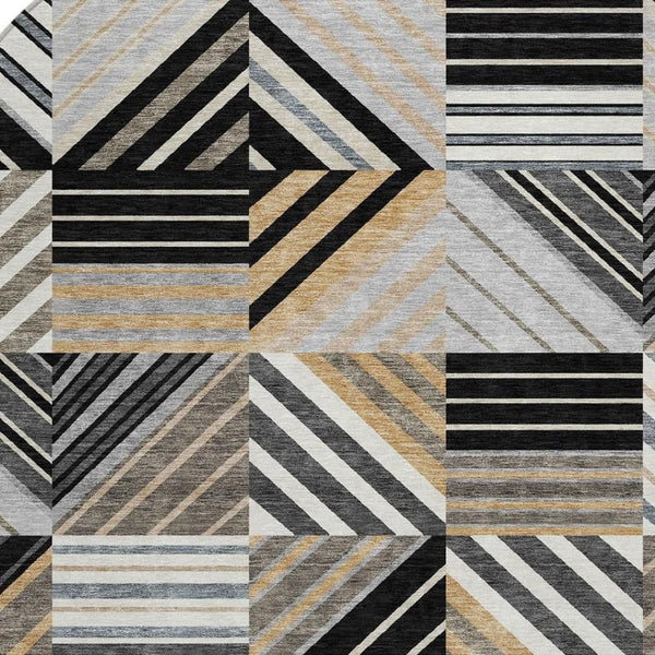 HomeRoots 8' Round Patchwork Indoor Outdoor Rug in Black, Gray & Khaki - Stylish, Washable & Durable Design 690473