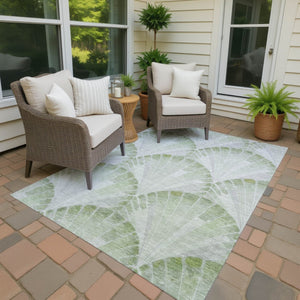 HomeRoots 5' Artichoke Green and Ivory Seashell Area Rug – Stylish, Machine Washable, Indoor/Outdoor Versatility! 690556