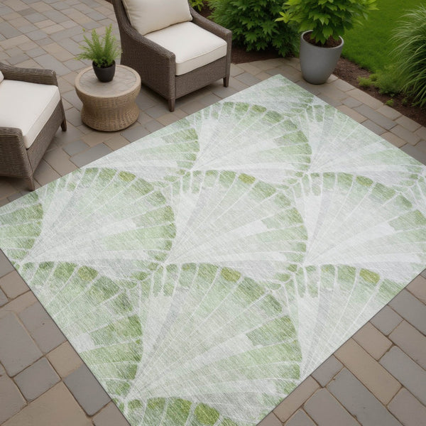 HomeRoots 5' Artichoke Green and Ivory Seashell Area Rug – Stylish, Machine Washable, Indoor/Outdoor Versatility! 690556