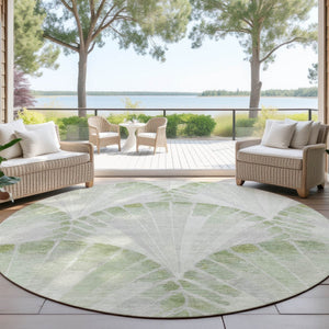 HomeRoots 8' Coastal Charm Round Seashell Rug in Artichoke Green & Ivory - Washable for Indoor/Outdoor Use 690557