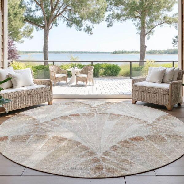 HomeRoots 8' Beige and Brown Round Seashell Area Rug - Stylish, Washable Indoor/Outdoor Mat for High-Traffic Spaces 690563