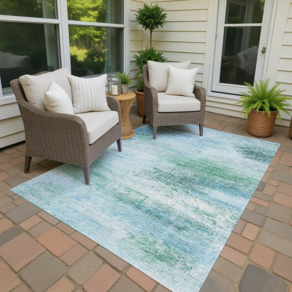 HomeRoots 5' Washable Abstract Area Rug in Mint Green, Teal Blue & Ivory for Indoor/Outdoor Spaces, Durable & Stylish 690598