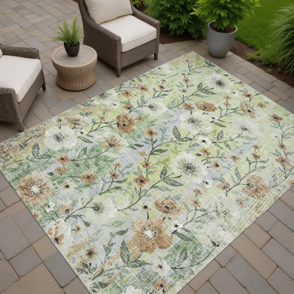 HomeRoots 5' Floral Washable Area Rug in Artichoke Green, Brown & Ivory - Durable Indoor/Outdoor Charm! 690610
