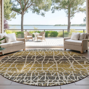 HomeRoots 8' Stylish Gold Brown Beige Round Geometric Rug - Washable Indoor/Outdoor Area Rug for High Traffic 690671