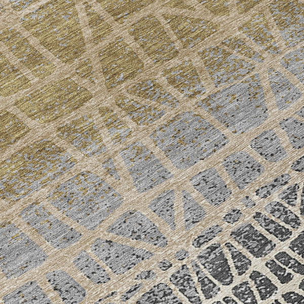 HomeRoots 8' Gray Beige and Ivory Round Rug - Stylish, Washable Geometric Design for Indoor and Outdoor Use 690677