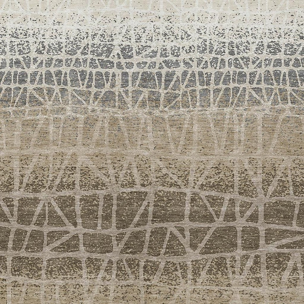 HomeRoots 5' Geometric Washable Area Rug in Ivory, Brown & Beige - Perfect for Indoor & Outdoor Spaces! 690682