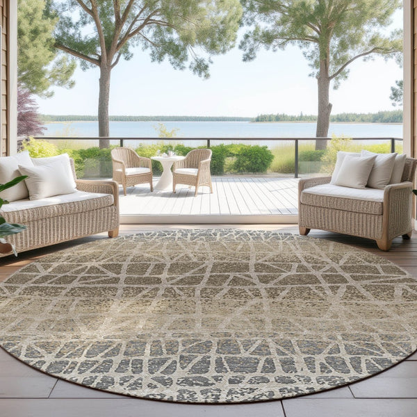 HomeRoots 8' Stylish Geometric Washable Round Indoor/Outdoor Area Rug - Durable, Easy-Care, Versatile Design! 690683