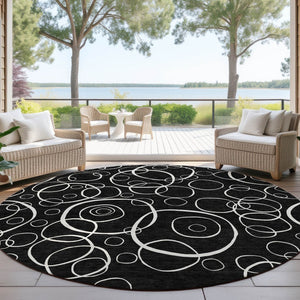 HomeRoots 8' Black And Ivory Round Geometric Rug - Washable, Durable, Stylish for Indoor & Outdoor Spaces 690767