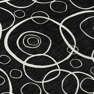 HomeRoots 8' Black And Ivory Round Geometric Rug - Washable, Durable, Stylish for Indoor & Outdoor Spaces 690767