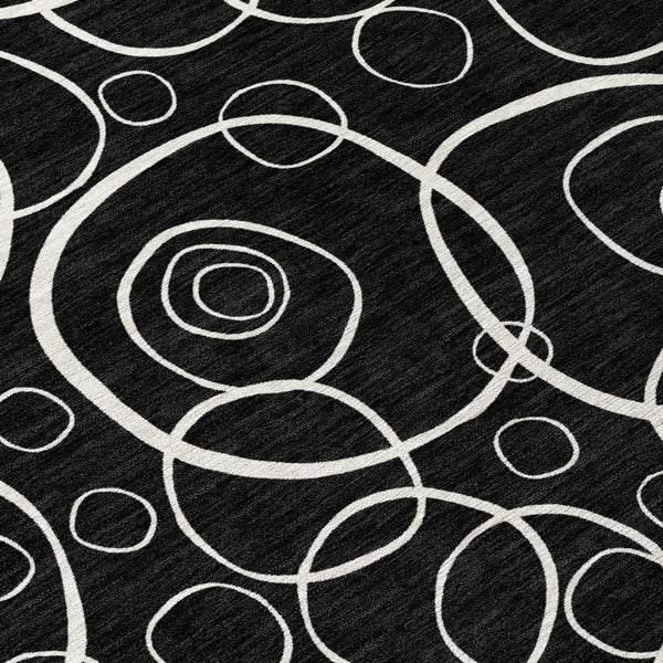 HomeRoots 8' Black And Ivory Round Geometric Rug - Washable, Durable, Stylish for Indoor & Outdoor Spaces 690767