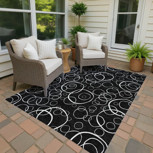 HomeRoots 8' X 10' Stylish Black & Ivory Geometric Rug - Machine Washable, Indoor/Outdoor, Stain-Resistant Design 690768