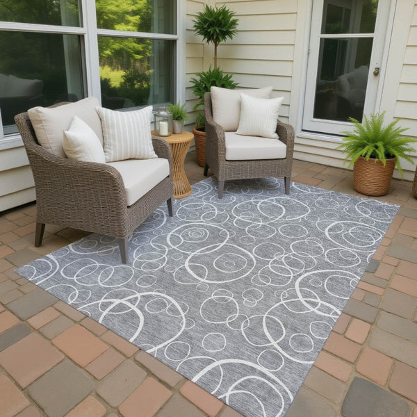 HomeRoots 5' Stylish Gray and Ivory Geometric Area Rug – Durable, Washable, Perfect for Indoor/Outdoor Spaces 690778