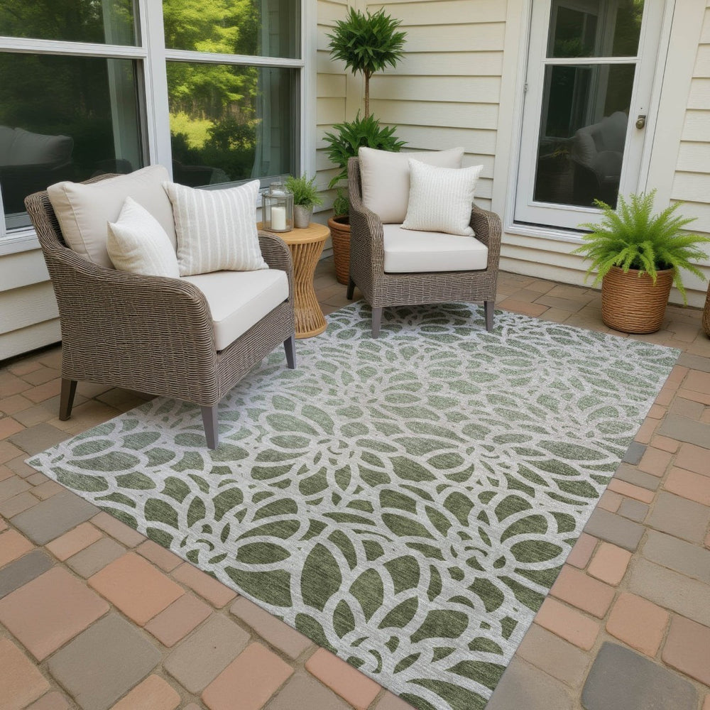 HomeRoots 5' Indoor Outdoor Botanical Leaves Area Rug - Washable, Stain-Resistant, Lime Green & Beige Style 690981