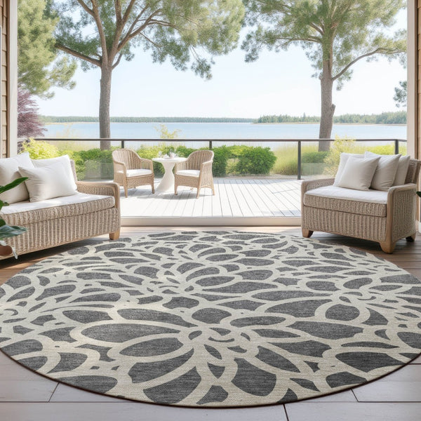 HomeRoots 8' Gray And Ivory Round Area Rug – Stylish Botanical Design, Washable for Indoor & Outdoor Use 690988
