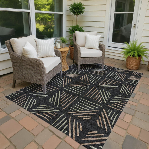 HomeRoots 5' Black and Copper Geometric Washable Area Rug - Stylish, Durable Indoor/Outdoor Décor Solution 691005
