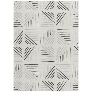 HomeRoots 5' Stylish Ivory and Gray Geometric Washable Area Rug for Indoor and Outdoor Spaces, Durable & Easy Care 691023