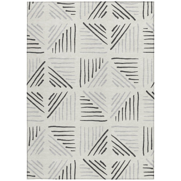 HomeRoots 5' Stylish Ivory and Gray Geometric Washable Area Rug for Indoor and Outdoor Spaces, Durable & Easy Care 691023