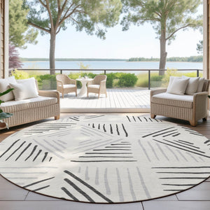 HomeRoots 8' Modern Ivory and Gray Geometric Washable Round Rug for Indoor-Outdoor Spaces, Durable & Stylish 691024