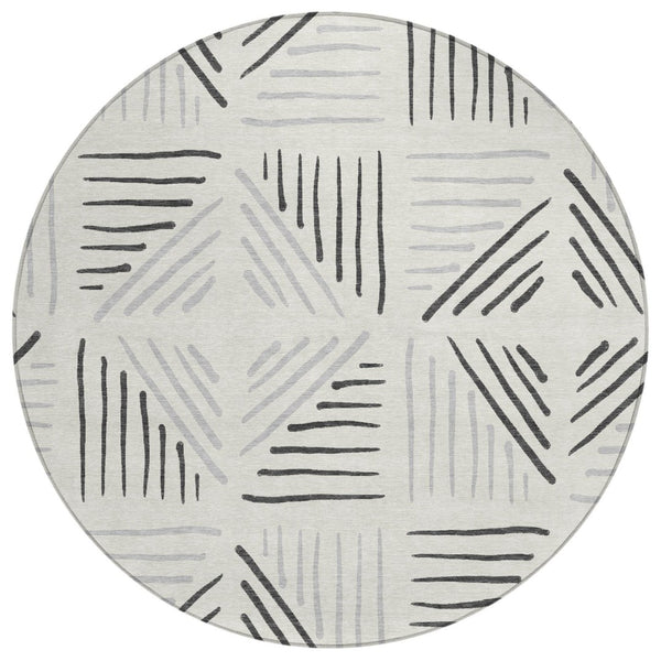HomeRoots 8' Modern Ivory and Gray Geometric Washable Round Rug for Indoor-Outdoor Spaces, Durable & Stylish 691024