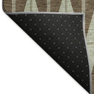 HomeRoots 5' Chocolate & Beige Geometric Indoor/Outdoor Area Rug - Durable, Washable, Stylish for Any Space 691071