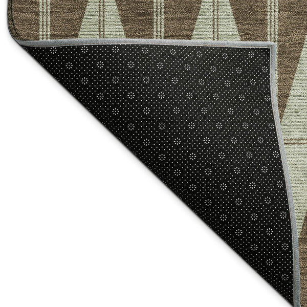 HomeRoots 5' Chocolate & Beige Geometric Indoor/Outdoor Area Rug - Durable, Washable, Stylish for Any Space 691071