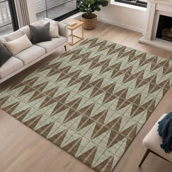 HomeRoots 5' Chocolate & Beige Geometric Indoor/Outdoor Area Rug - Durable, Washable, Stylish for Any Space 691071
