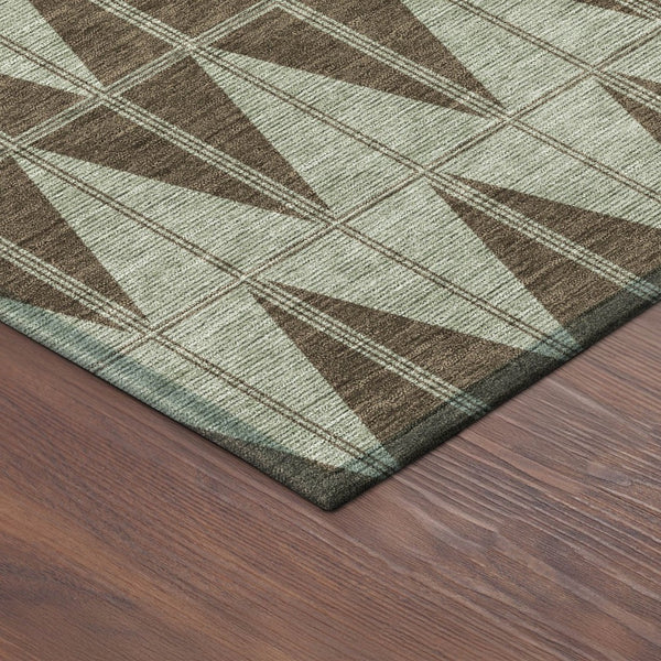 HomeRoots 8' Chocolate and Beige Round Geometric Area Rug – Stylish, Washable, Durable for Indoor & Outdoor Use 691072