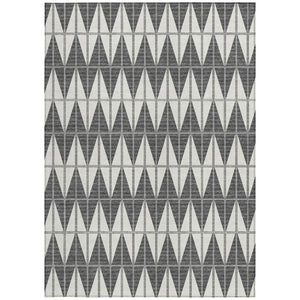 HomeRoots 5' Modern Geometric Ivory Gray and Black Area Rug - Washable, Durable for Indoor/Outdoor Use! 691077