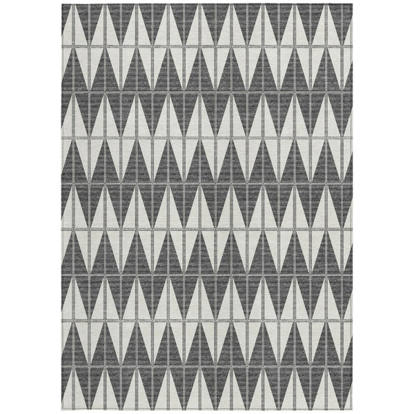 HomeRoots 5' Modern Geometric Ivory Gray and Black Area Rug - Washable, Durable for Indoor/Outdoor Use! 691077