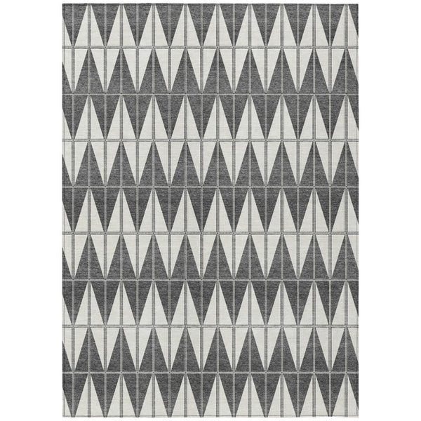 HomeRoots 5' Modern Geometric Ivory Gray and Black Area Rug - Washable, Durable for Indoor/Outdoor Use! 691077
