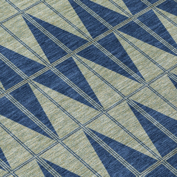 HomeRoots 8' Navy Blue and Beige Round Geometric Rug - Stylish, Washable, Indoor/Outdoor, Durable Design! 691084