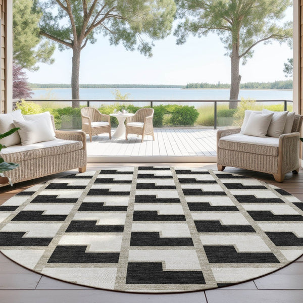 HomeRoots 8' Black and Ivory Round Washable Geometric Area Rug – Modern Indoor/Outdoor Style for Any Space 691124