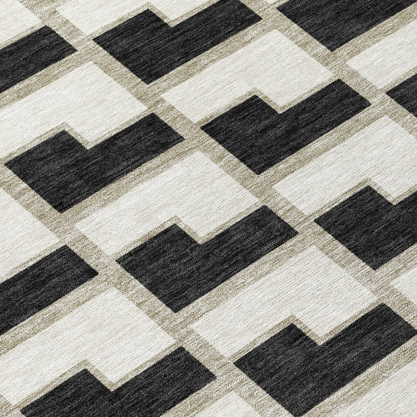 HomeRoots 8' Black and Ivory Round Washable Geometric Area Rug – Modern Indoor/Outdoor Style for Any Space 691124