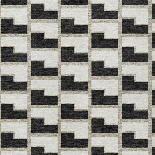 HomeRoots 8' X 10' Black and Ivory Geometric Washable Indoor-Outdoor Rug for High-Traffic Spaces, Easy Care 691125