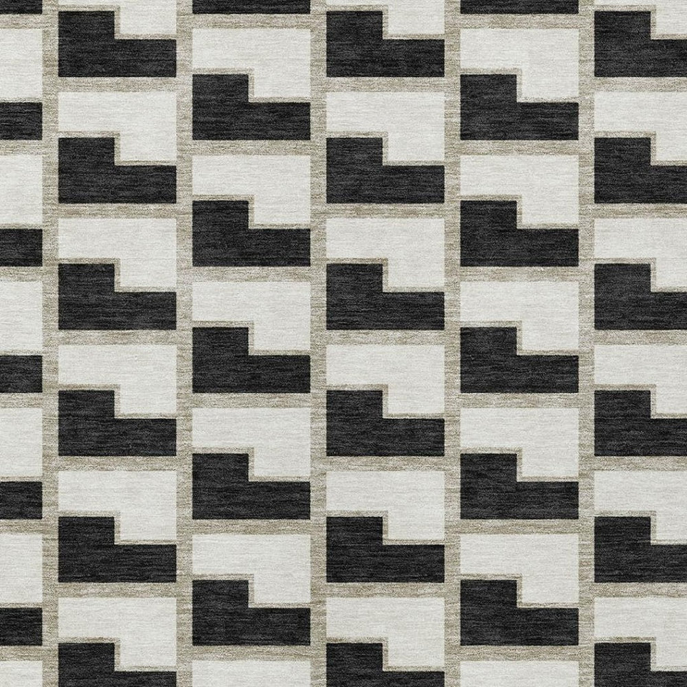 HomeRoots 10' X 14' Black And Ivory Geometric Area Rug - Stylish, Machine Washable, Indoor/Outdoor Versatile Decor 691127