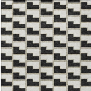 HomeRoots 10' X 14' Black And Ivory Geometric Area Rug - Stylish, Machine Washable, Indoor/Outdoor Versatile Decor 691127