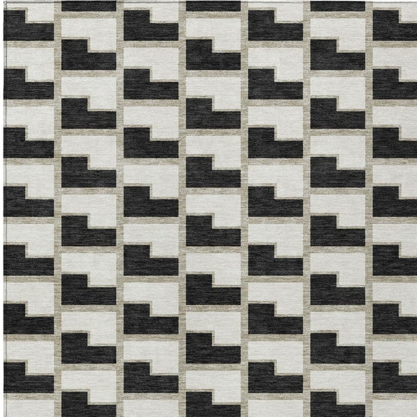 HomeRoots 10' X 14' Black And Ivory Geometric Area Rug - Stylish, Machine Washable, Indoor/Outdoor Versatile Decor 691127