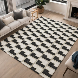 HomeRoots 10' X 14' Black And Ivory Geometric Area Rug - Stylish, Machine Washable, Indoor/Outdoor Versatile Decor 691127