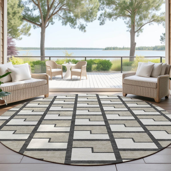 HomeRoots 8' Modern Geometric Ivory and Charcoal Round Area Rug – Washable, Durable for Indoor & Outdoor Use 691142