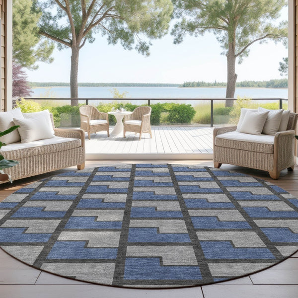 HomeRoots 8' Navy Blue, Gray & Charcoal Round Geometric Rug - Washable, Durable Design for Indoor/Outdoor Use 691148