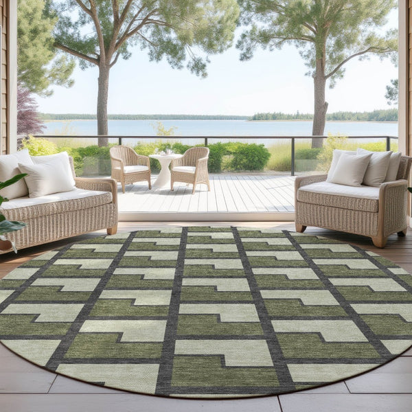 HomeRoots 8' Stylish Olive Green, Beige & Charcoal Round Geometric Washable Area Rug for Indoor & Outdoor Use 691154