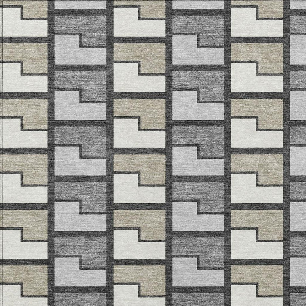 HomeRoots 5' Stylish Ivory Taupe and Gray Geometric Washable Indoor-Outdoor Area Rug for Versatile Spaces 691171