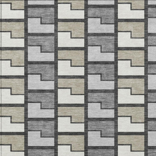HomeRoots 5' Stylish Ivory Taupe and Gray Geometric Washable Indoor-Outdoor Area Rug for Versatile Spaces 691171