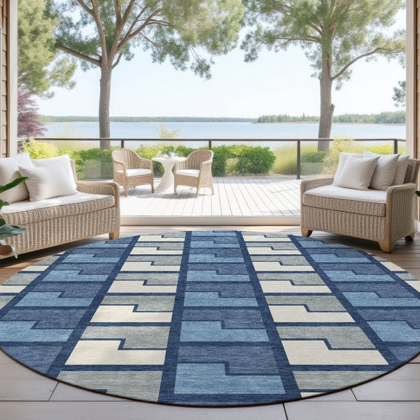 HomeRoots 8' Navy Blue Geometric Area Rug - Washable Indoor/Outdoor Round Design for Modern Spaces & Durability 691178