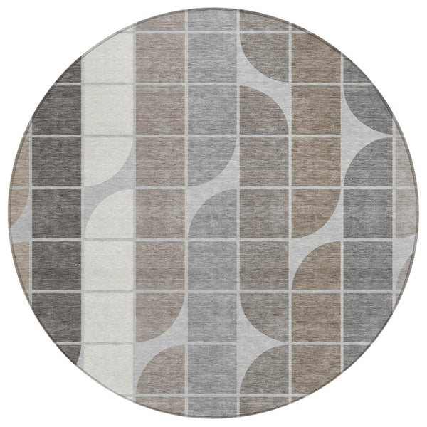 HomeRoots 8' Modern Geometric Round Area Rug in Silver, Brown & Gray | Washable for Indoor & Outdoor Use 691208