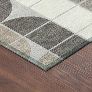 HomeRoots 8' Modern Geometric Round Area Rug in Silver, Brown & Gray | Washable for Indoor & Outdoor Use 691208