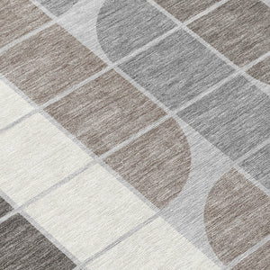 HomeRoots 8' Modern Geometric Round Area Rug in Silver, Brown & Gray | Washable for Indoor & Outdoor Use 691208