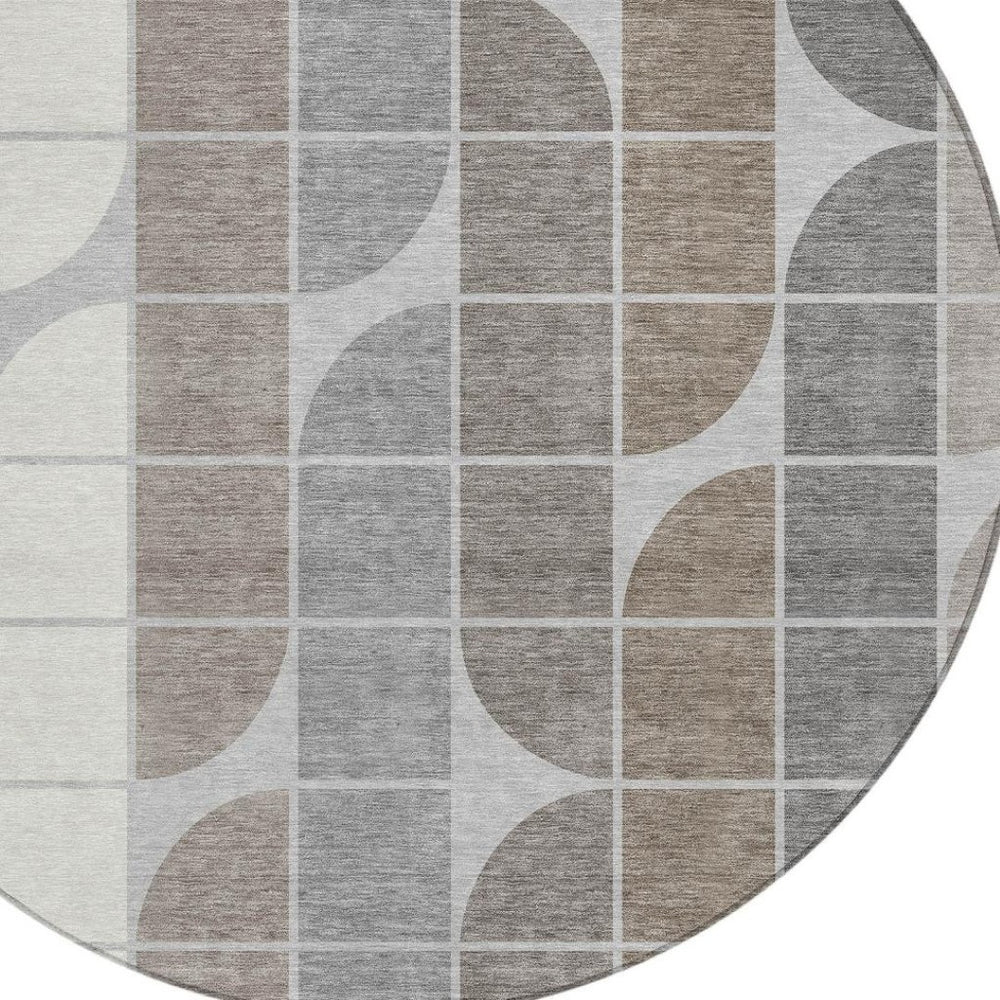 HomeRoots 8' Modern Geometric Round Area Rug in Silver, Brown & Gray | Washable for Indoor & Outdoor Use 691208