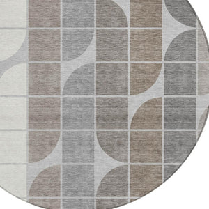 HomeRoots 8' Modern Geometric Round Area Rug in Silver, Brown & Gray | Washable for Indoor & Outdoor Use 691208